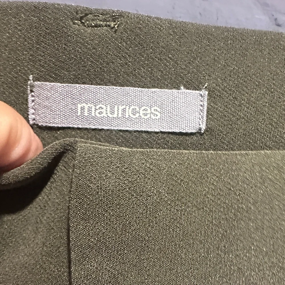 NEW Maurices Men's Dark Green Chinos size 8